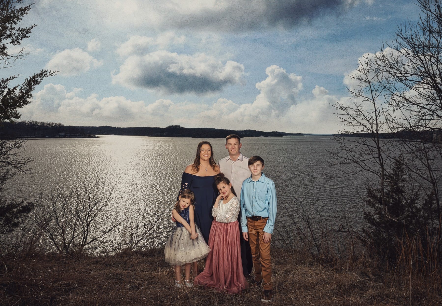 Family-picture-lake-of-the-ozarks